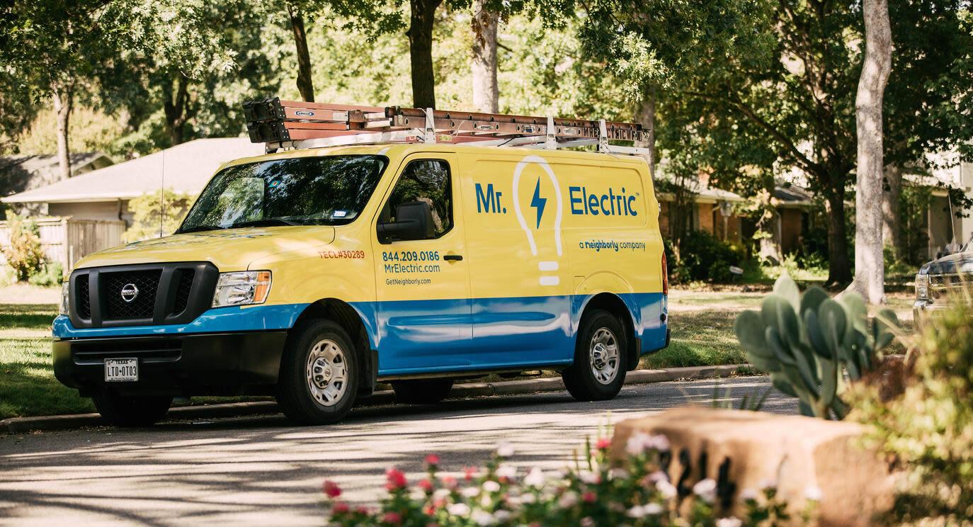 Hire a Local Electrician in Cypress Gardens, FL