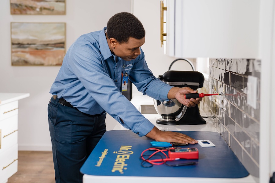 Hire a Local Electrician in Lake Alfred, FL